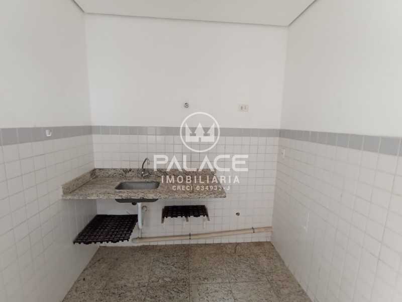 Imagens do imóveis Salão :  / Comercial / Centro