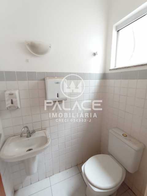 Imagens do imóveis Salão :  / Comercial / Centro