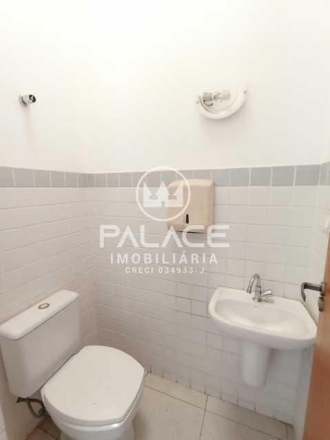 Imagens do imóveis Salão :  / Comercial / Centro