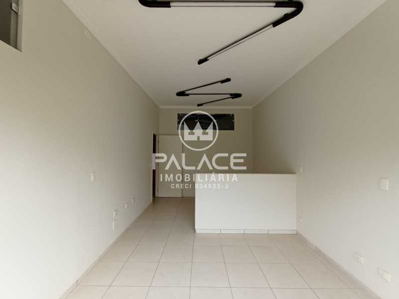 Imagens do imóveis Salão :  / Comercial / Centro