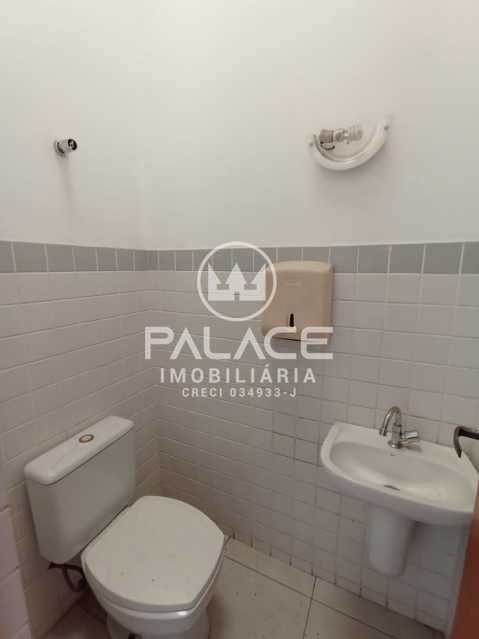 Imagens do imóveis Salão :  / Comercial / Centro