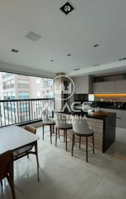 Apartamento :  / Residencial / Centro