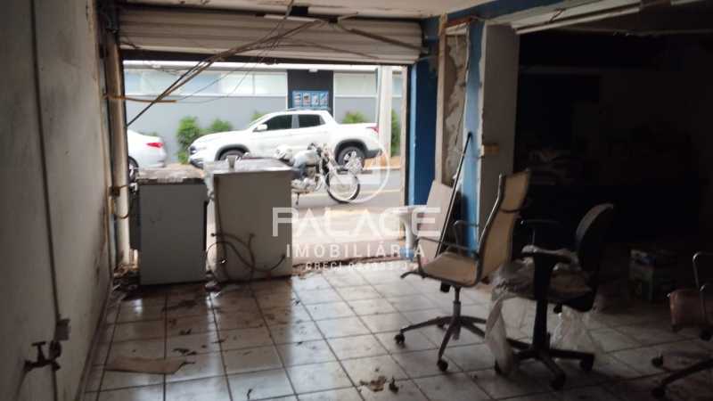 Imagens do imóveis Salão :  / Comercial / Centro