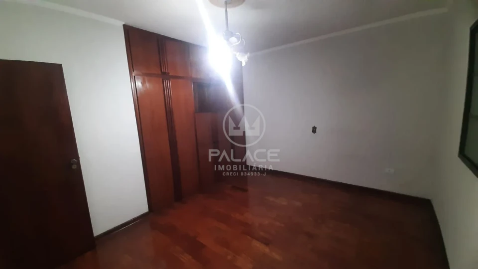 CASA PARA LOCAÇÃO/ 4 QUARTOS  / CHURRASQUEIRA/VILA REZENDE