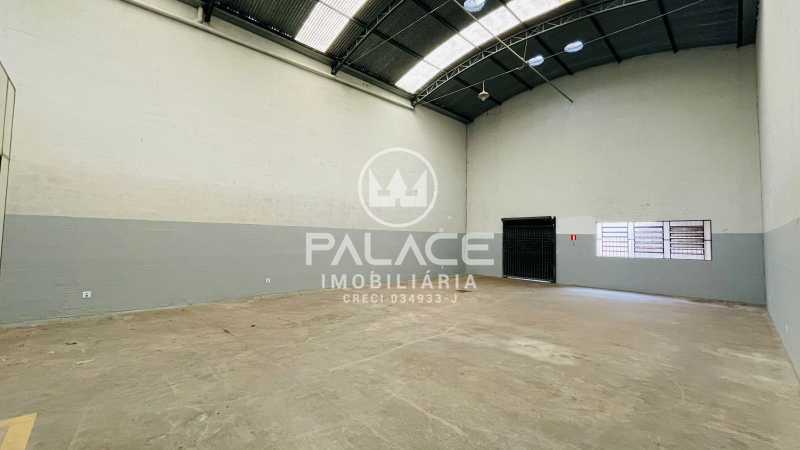 Imagens do imóveis Barracão :  / Comercial / Jaraguá