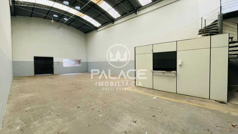 Imagens do imóveis Barracão :  / Comercial / Jaraguá