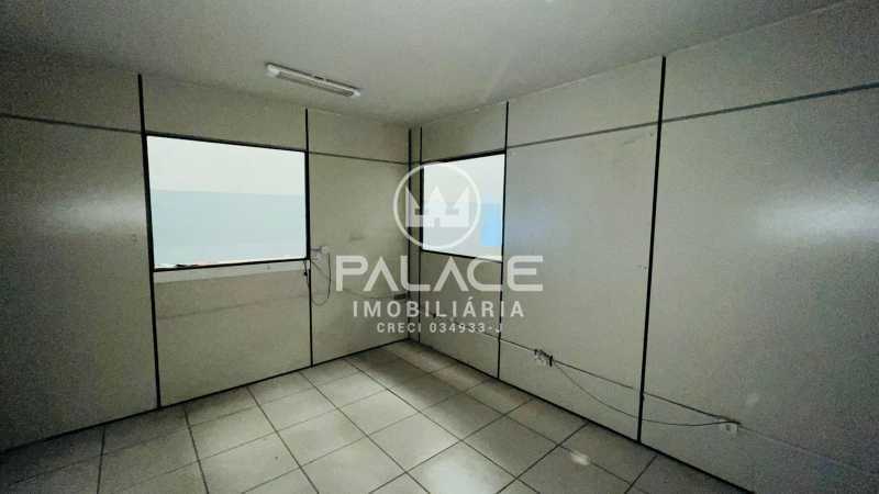 Imagens do imóveis Barracão :  / Comercial / Jaraguá