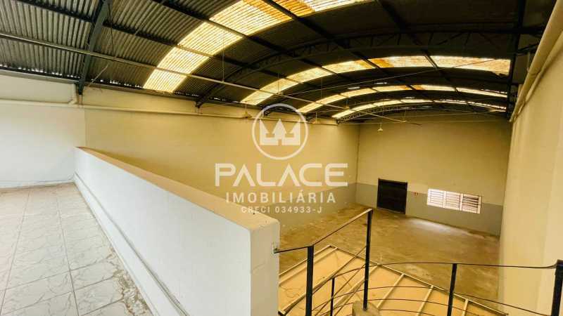 Imagens do imóveis Barracão :  / Comercial / Jaraguá