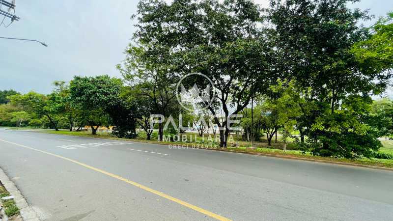 Imagens do imóveis Barracão :  / Comercial / Jaraguá