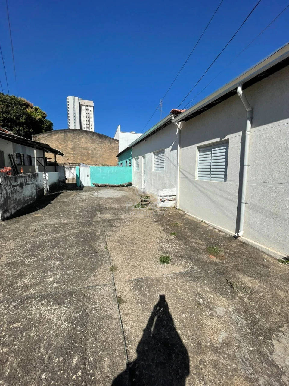 vende 7 quitinetes e 2 comercial, no mesmo terreno. Excelente investimento