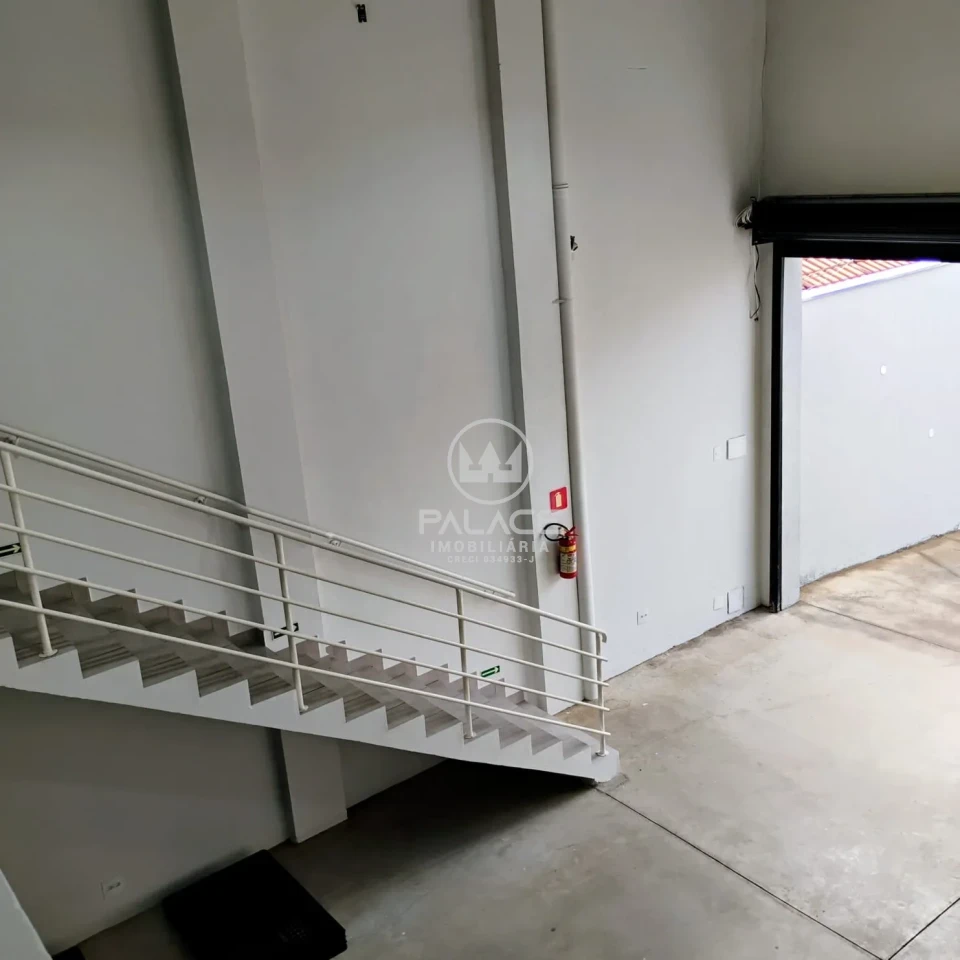 Barracão disponivel para locação