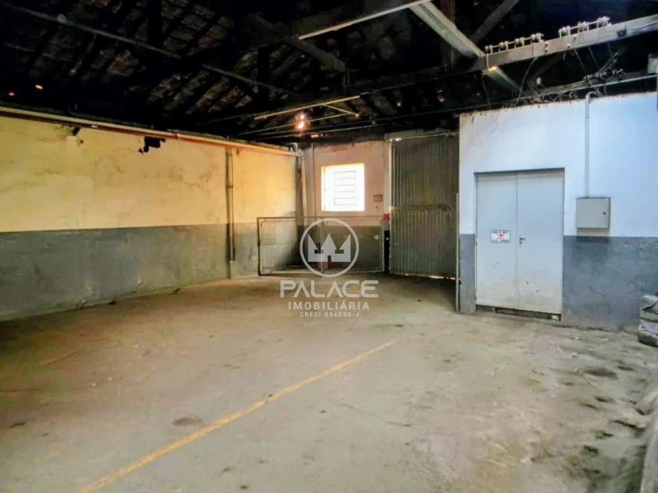Barracão :  / Comercial / Vila Rezende