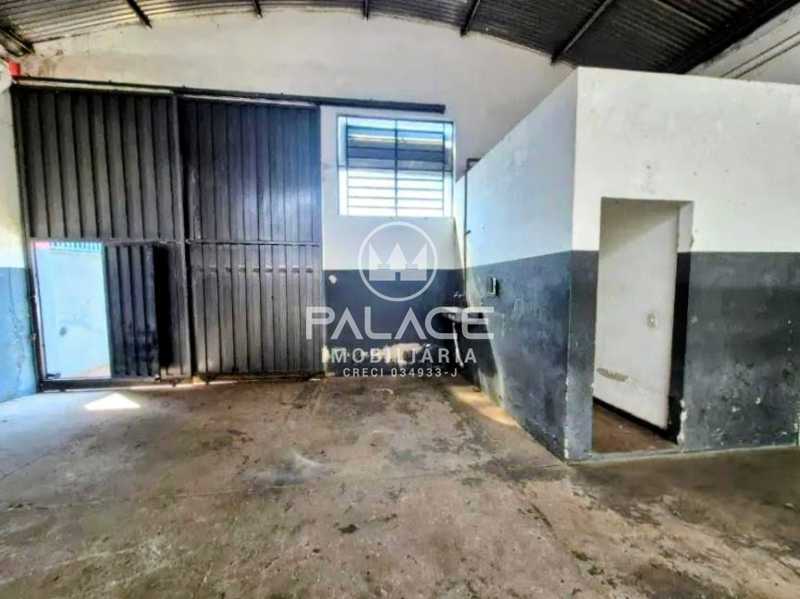 Imagens do imóveis Barracão :  / Comercial / Jardim Caxambu