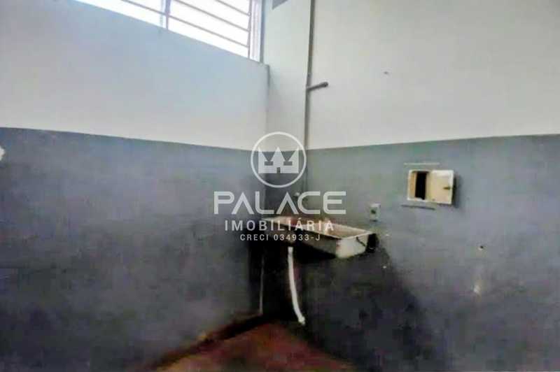 Imagens do imóveis Barracão :  / Comercial / Jardim Caxambu