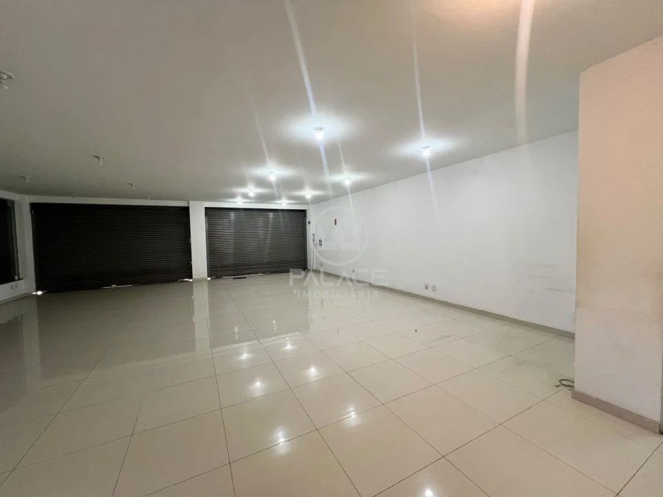 Imóvel Comercial - Barracão - disponível para locação