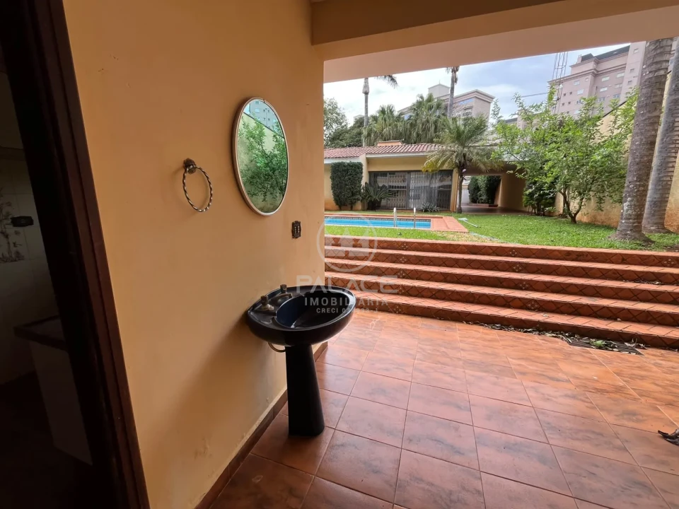 CASA COM PISCINA PARA LOCAÇÃO NO CENTRO DE PIRACICABA