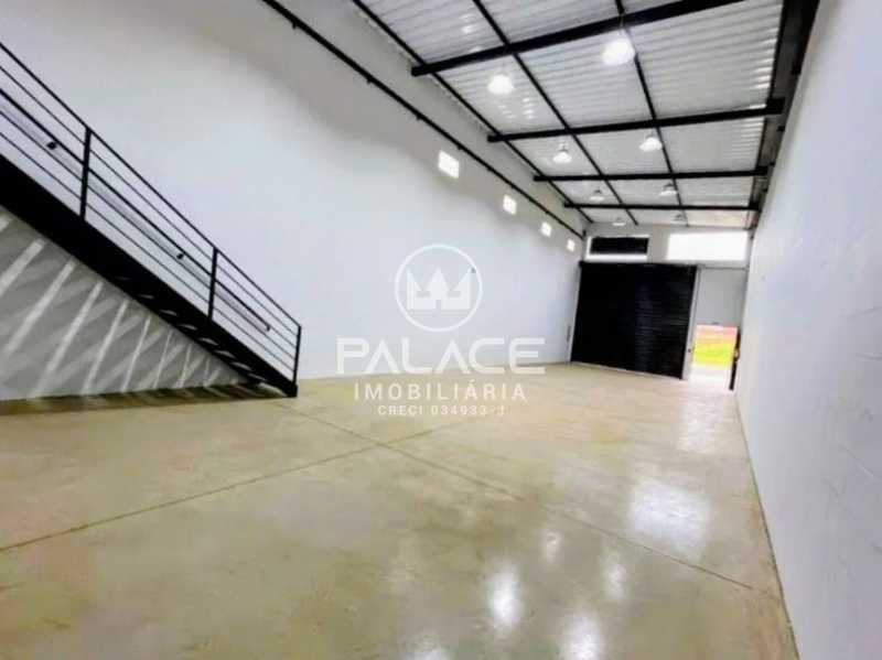 Imagens do imóveis Barracão :  / Comercial / Santa Terezinha