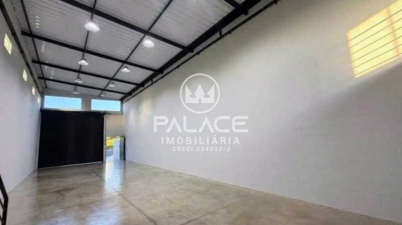 Imagens do imóveis Barracão :  / Comercial / Santa Terezinha