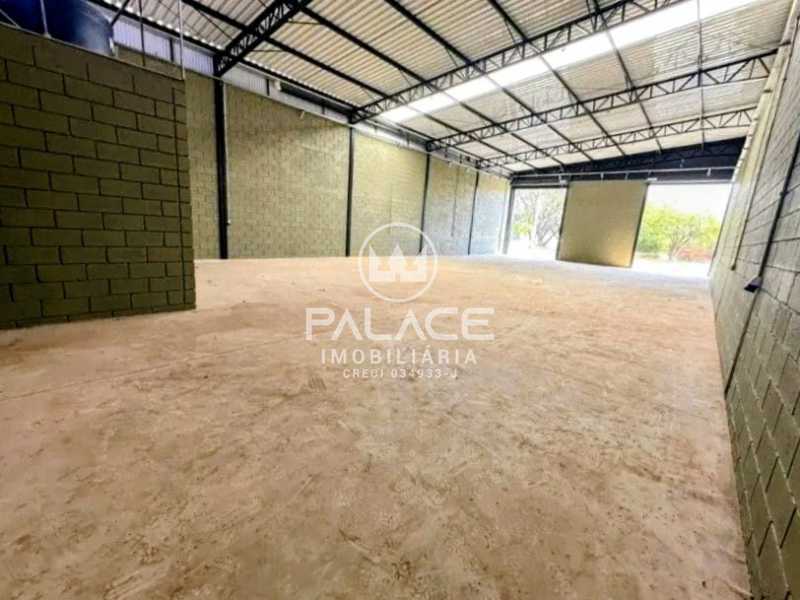 Imagens do imóveis Barracão :  / Comercial / Santa Rita