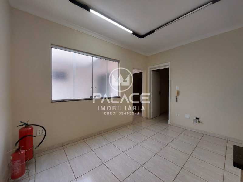 Imagens do imóveis Casa :  / Comercial / Centro (Ártemis)