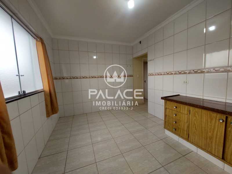 Imagens do imóveis Casa :  / Comercial / Centro (Ártemis)