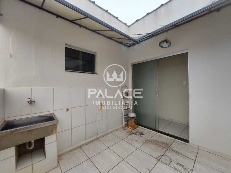 Imagens do imóveis Casa :  / Comercial / Centro (Ártemis)