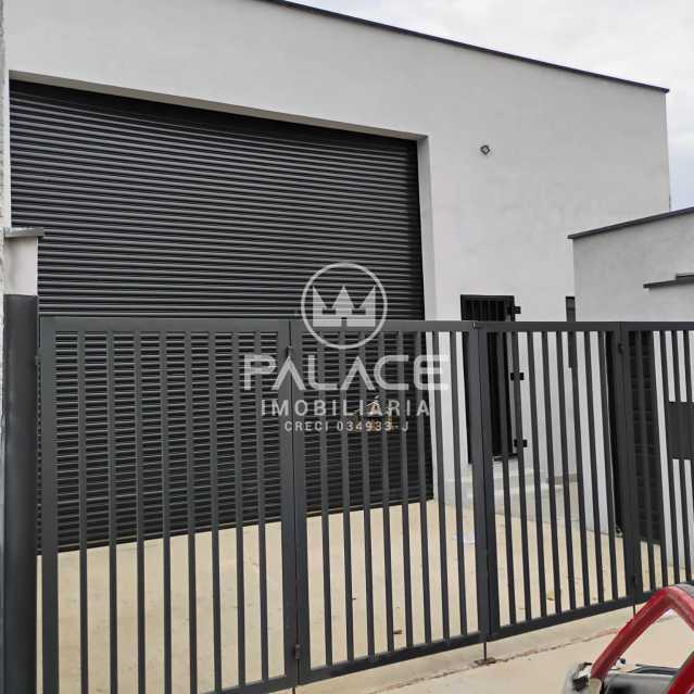 Imagens do imóveis Barracão :  / Comercial / Piracicamirim