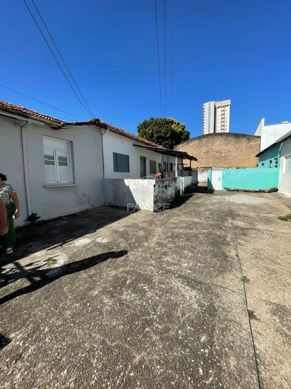 vende 7 quitinetes e 2 comercial, no mesmo terreno. Excelente investimento