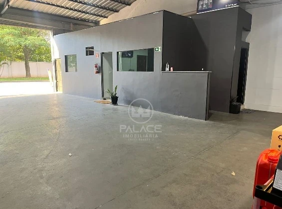 barracão em avenida