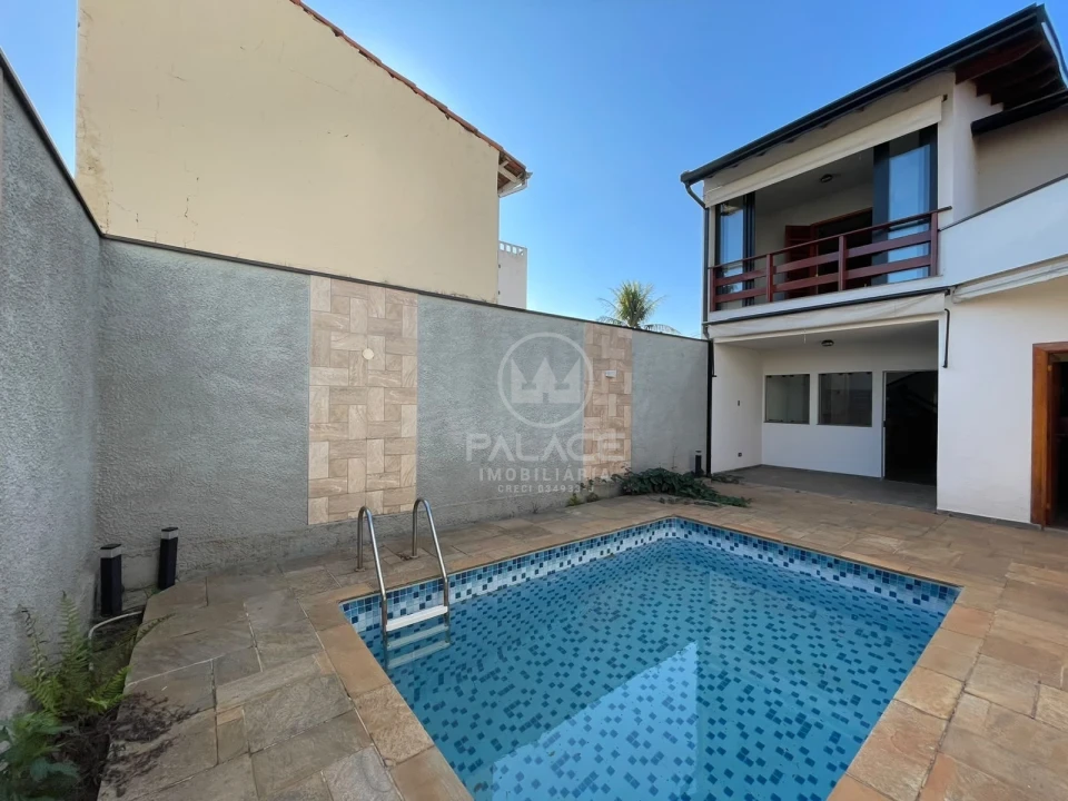 Casa, 3 quartos, 259 m² - Foto 1