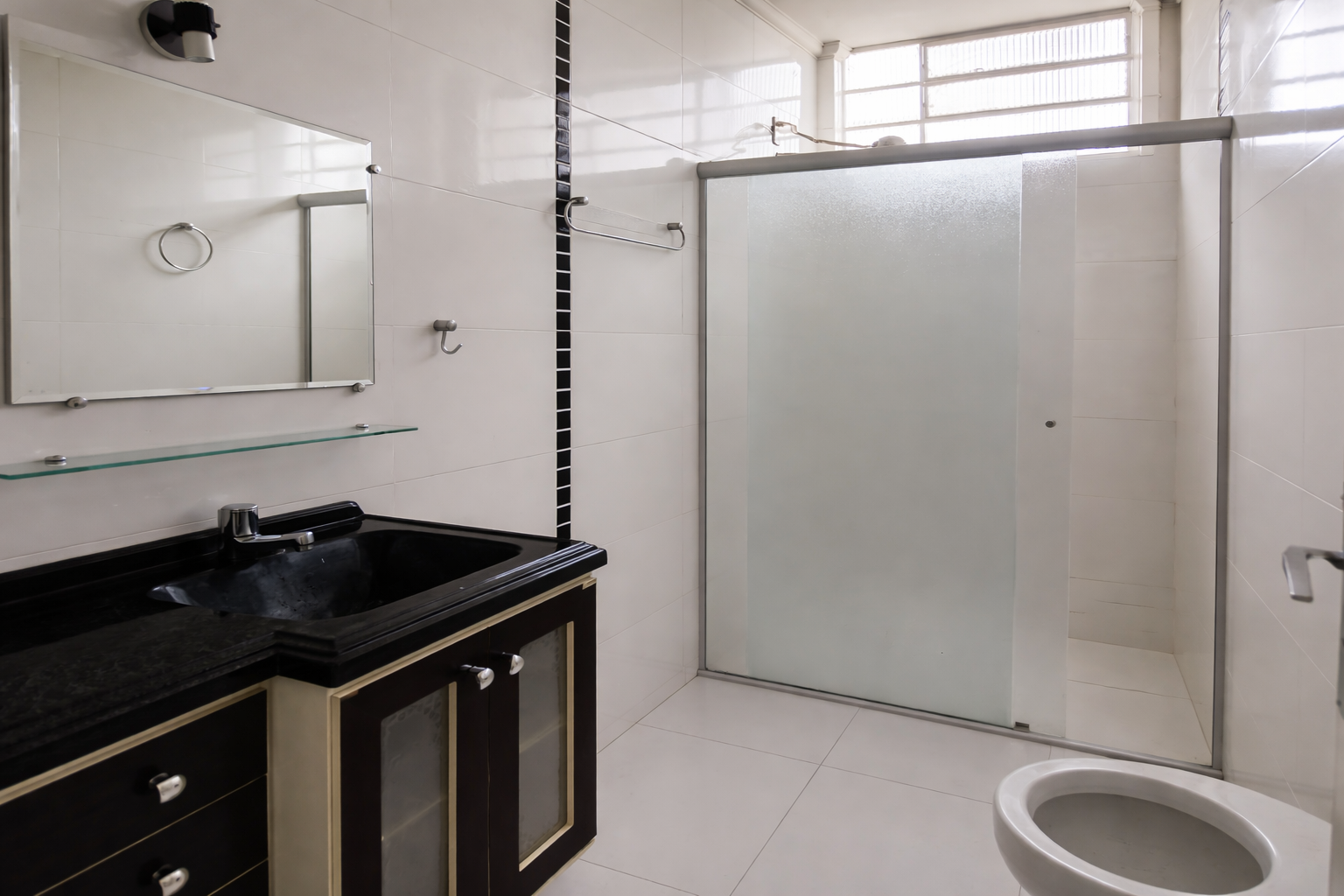 CASA / LOCACAO / 2 QUARTOS / BAIRRO ALTO