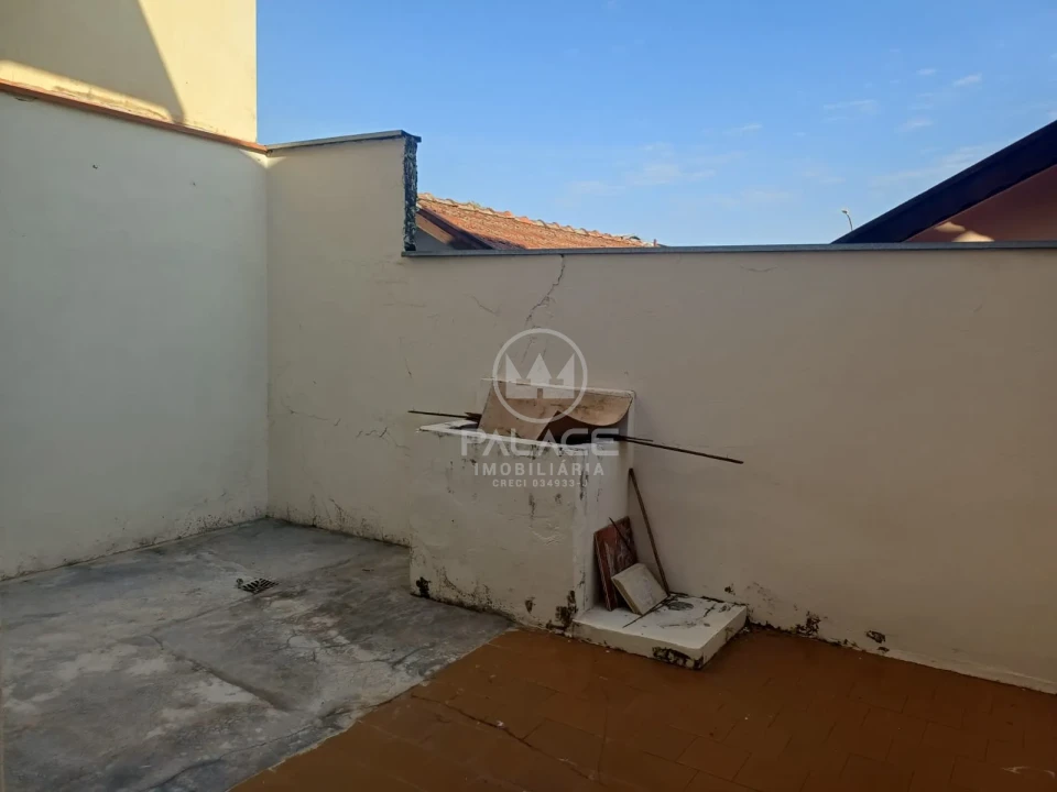 CASA A VENDA NO BAIRRO PIRACICAMIRIM