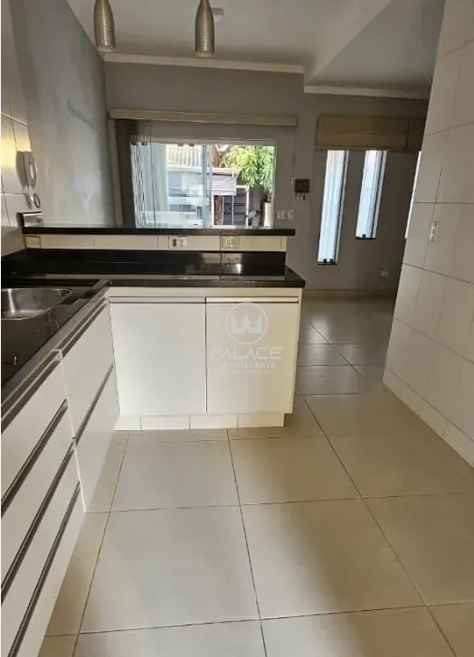 Sobrado com fino acabamento a venda no bairro Pompéia, Piracicaba, SP.