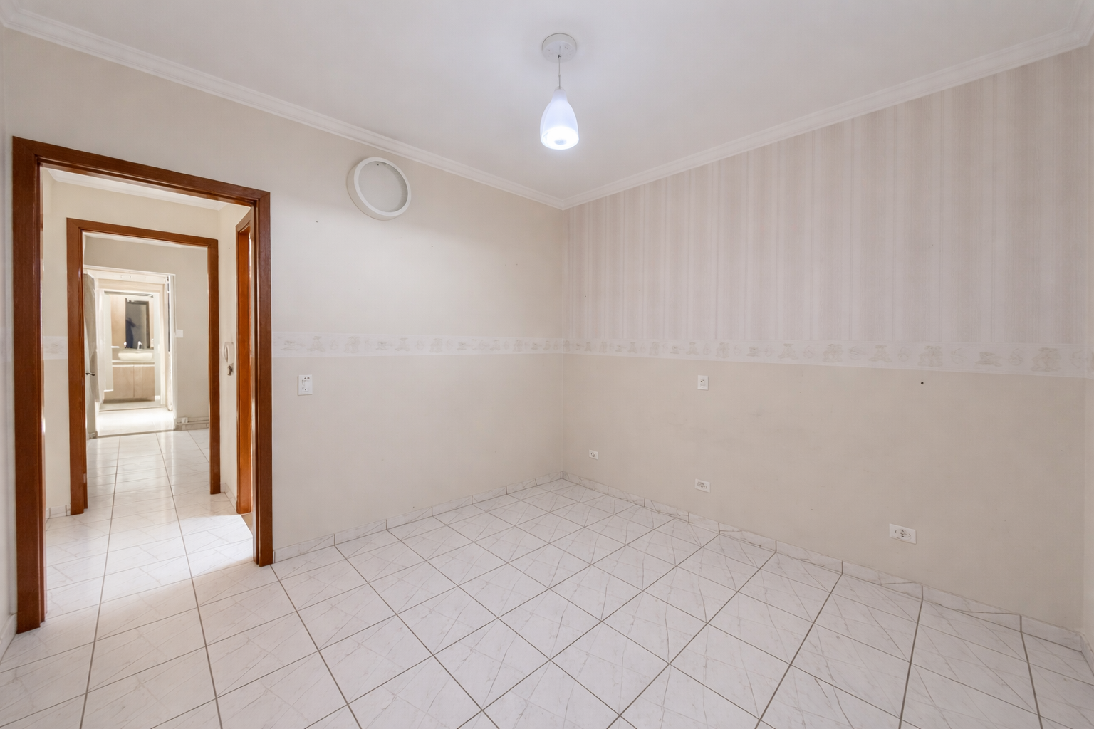 CASA PARA LOCAÇÃO 2 QUARTOS / BALBO