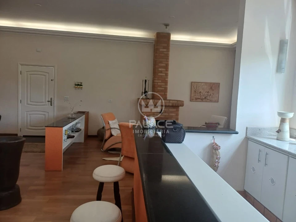 CASA A VENDA NO BAIRRO CASTELINHO