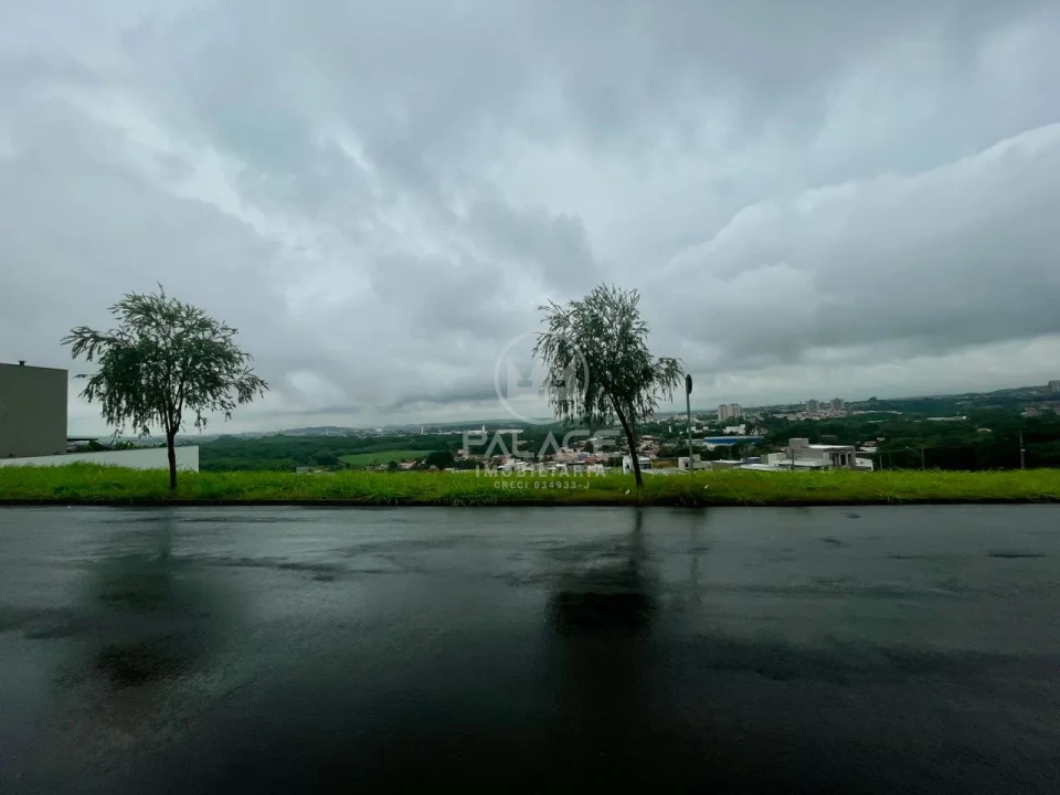 Terreno á Venda no Condomínio Canadá