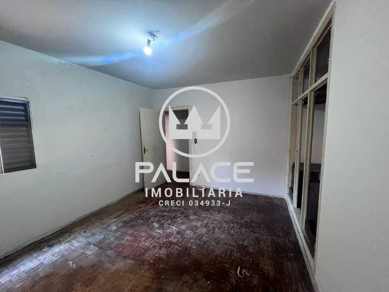Imagens do imóveis Casa de rua -  / Residencial / Centro