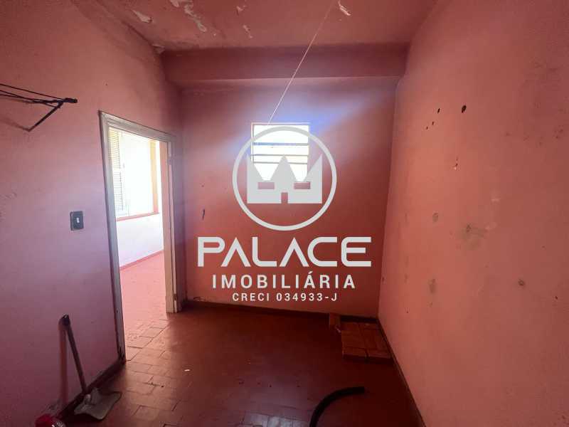 Imagens do imóveis Casa de rua -  / Residencial / Centro