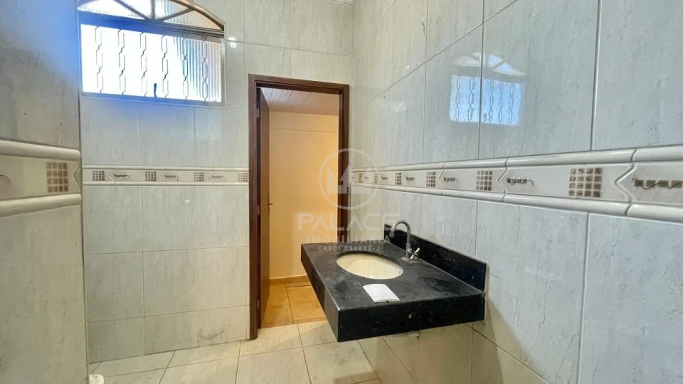 CASA COM 3 QUARTOS, SENDO 1 SUITE PARA LOCAÇÃO NO BAIRRO JARDIM CAXAMBU