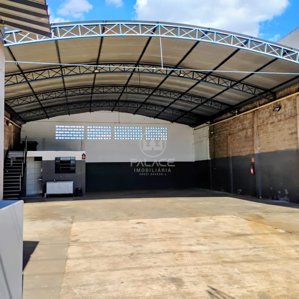 Barracão disponivel para locação
