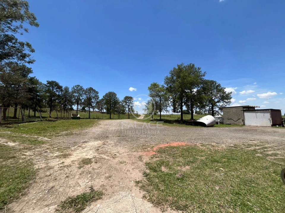 BARRACAO / LOCACAO / MOMBUCA / 3000m² area construida / 20000 m² terreno