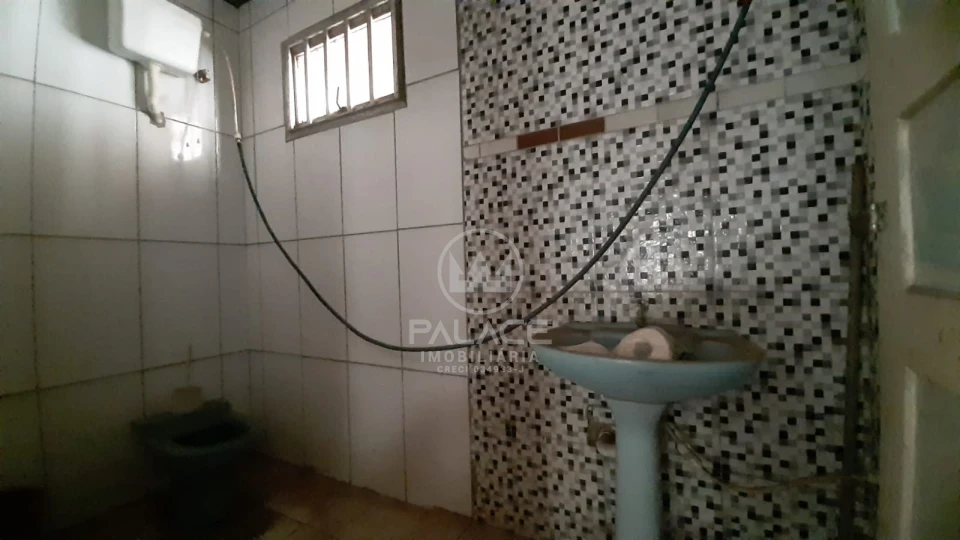 Imagens do imóveis BARRACÃO  PARA LOCAÇÃO /  AGUA BRANCA