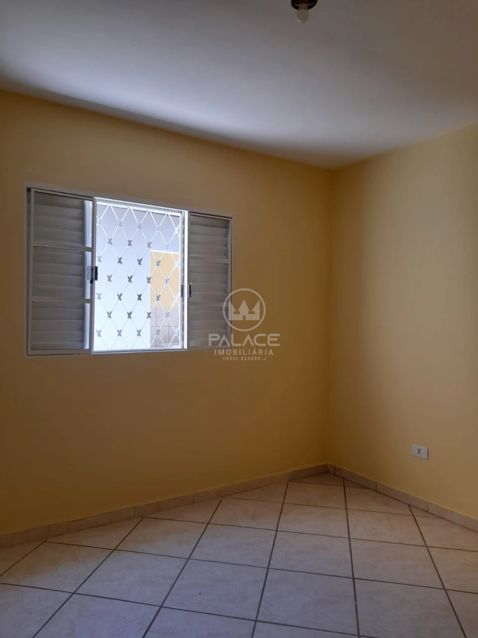 CASA PARA ALUGAR COM 3 QUARTOS CASTELINHO