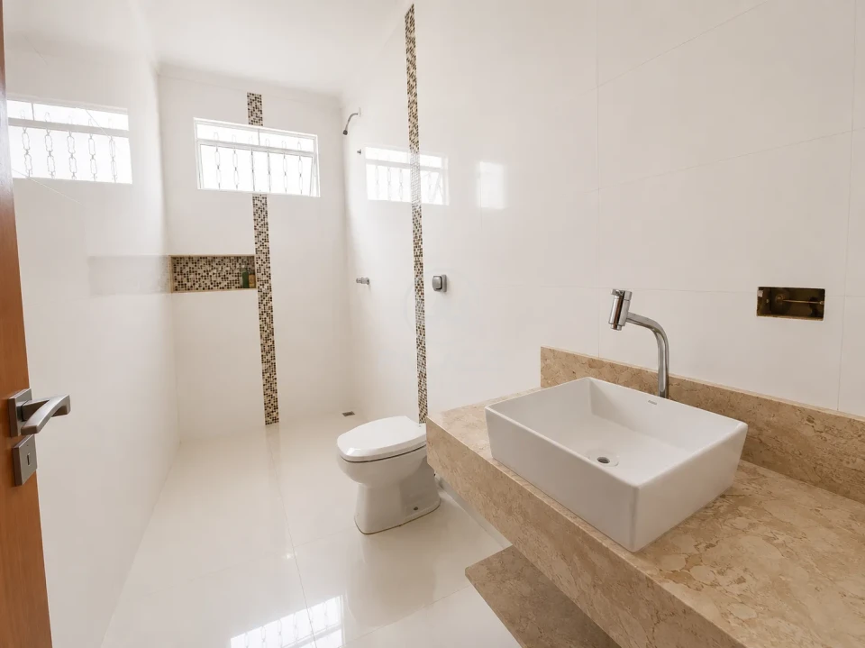 CASA PARA LOCAÇÃO / 3 QUARTOS / AGUA BRANCA