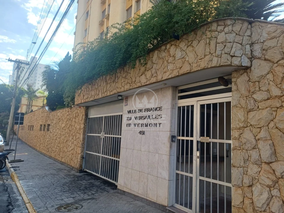 APARTAMENTO A VENDA NO EDIFICIO VERSALHES