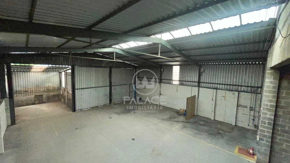 Imagens do imóveis Barracão para alugar, 500m² por RS 3.500,00-mês - Estância Lago Azul (Ártemis) - Piracicaba-SP