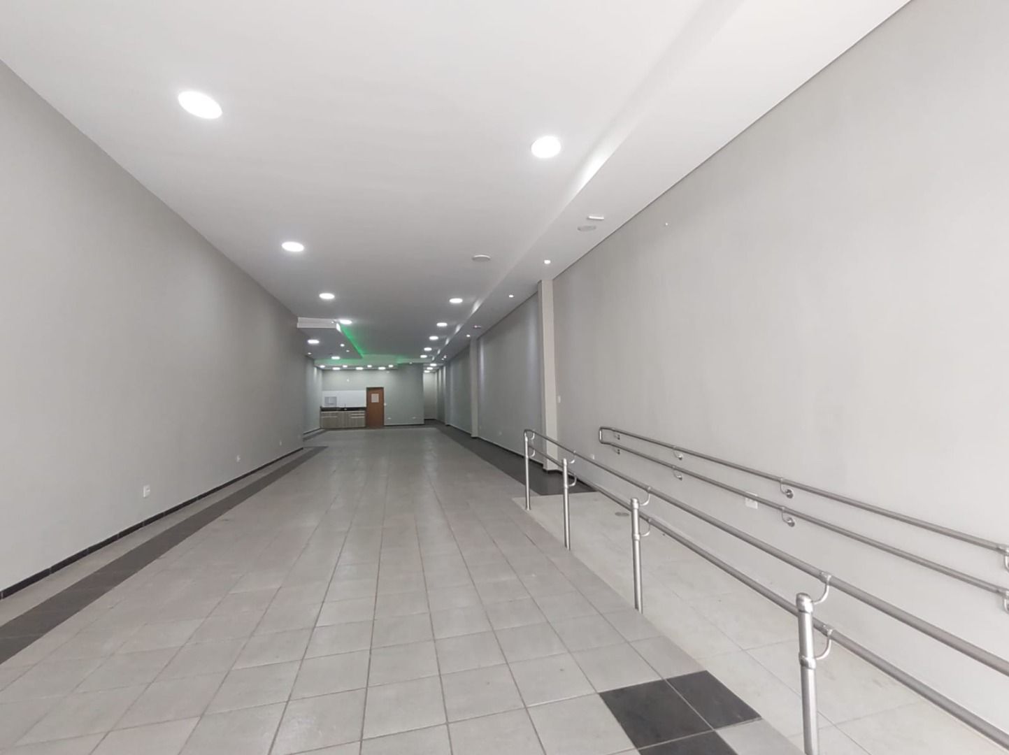 Imagens do imóveis Salão para alugar, 261 m² por RS 6.243-mês - Centro - Piracicaba-SP