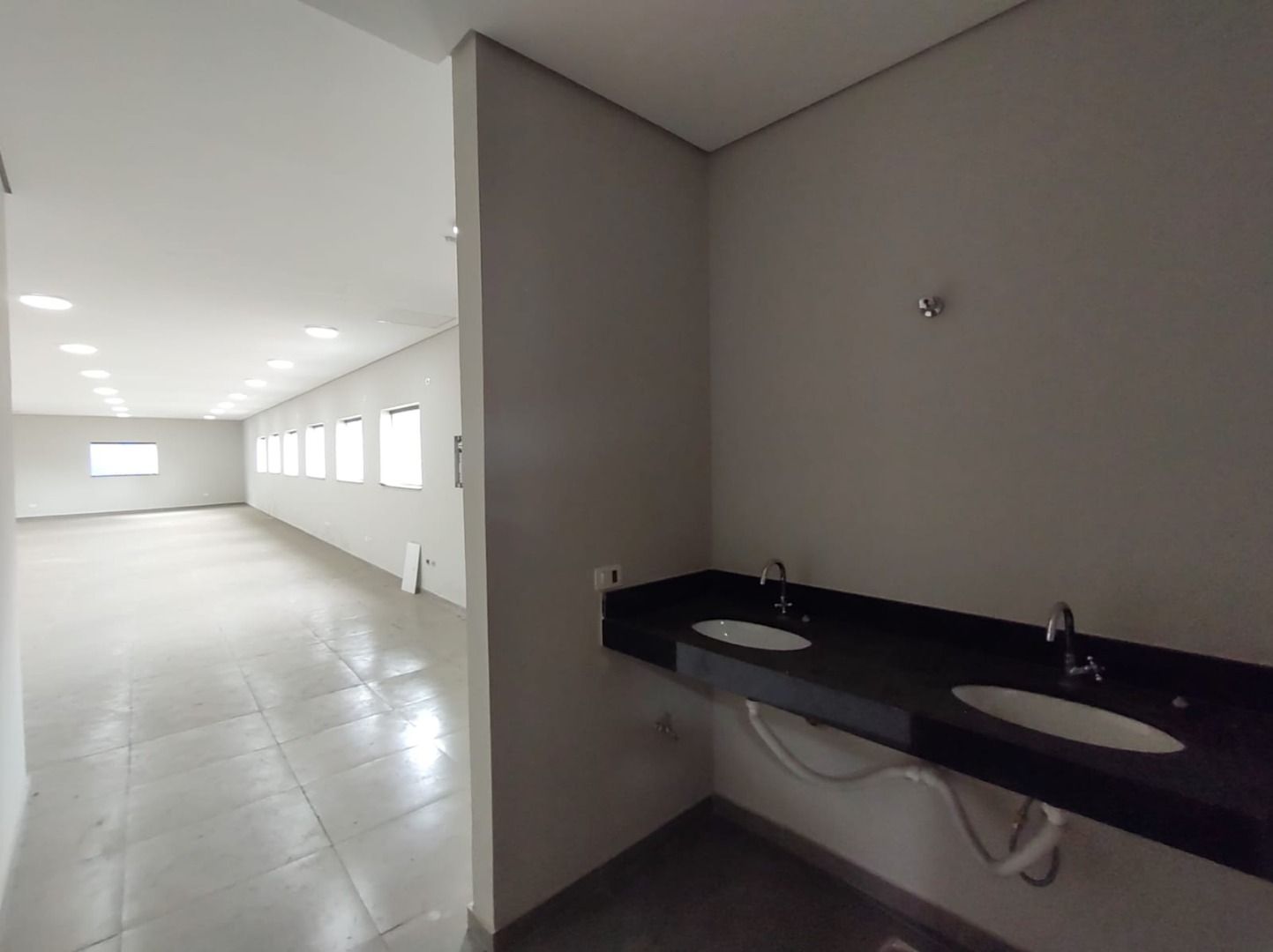 Imagens do imóveis Salão para alugar, 185 m² por RS 6.120-mês - Centro - Piracicaba-SP
