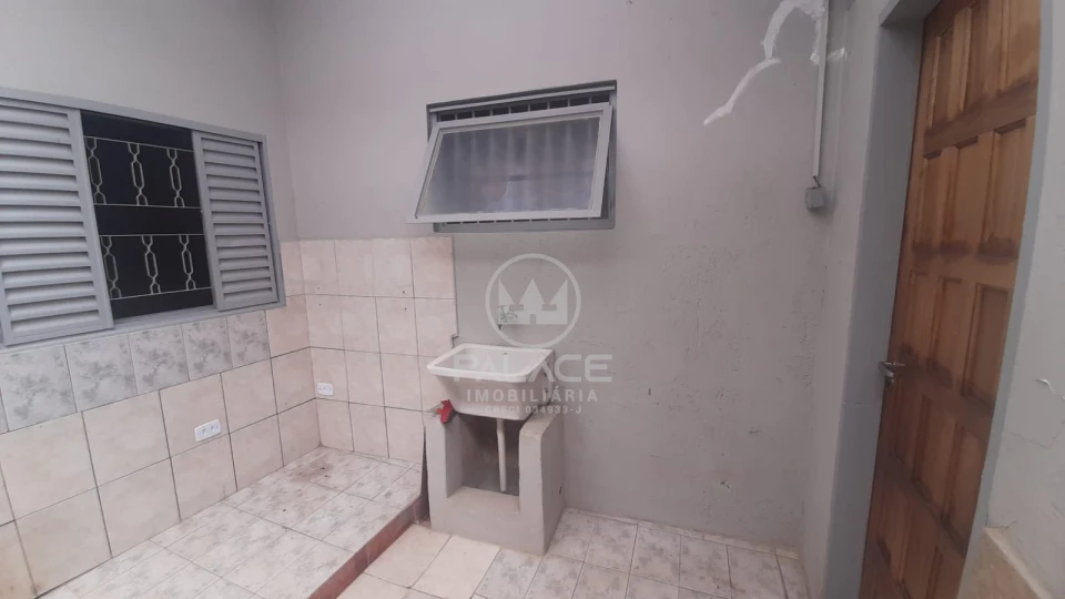 CASA PARA LOCAÇÃO / 2 QUARTOS