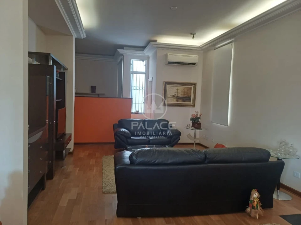 CASA A VENDA NO BAIRRO CASTELINHO